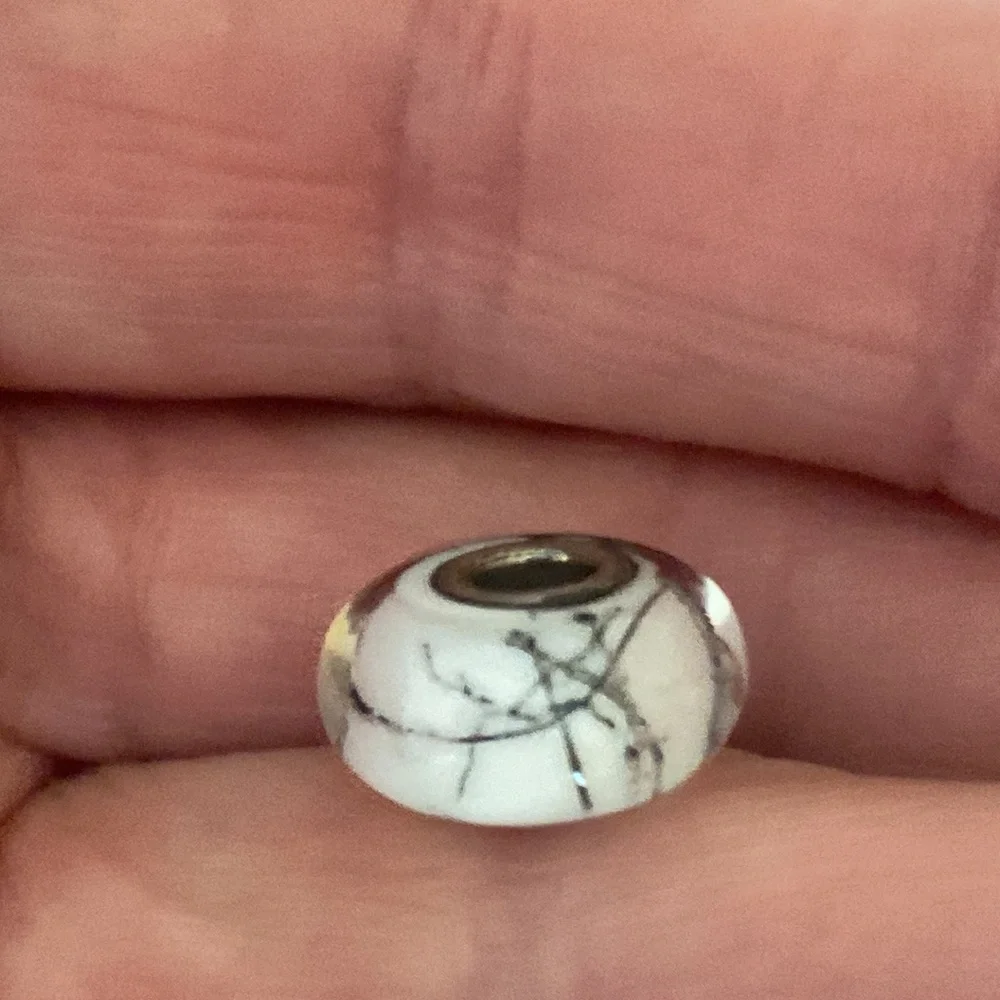 TROLLBEADS WHITE STEEL BEAD - Picture 7 of 7